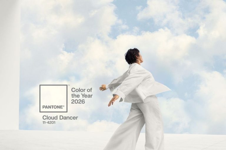 ANALIZA: Cloud Dancer – De ce a ales Pantone, pentru prima dată în istorie, albul drept culoarea anului 2026?