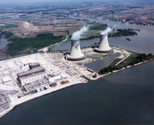imagine cu doua reactoare nucleare functionale